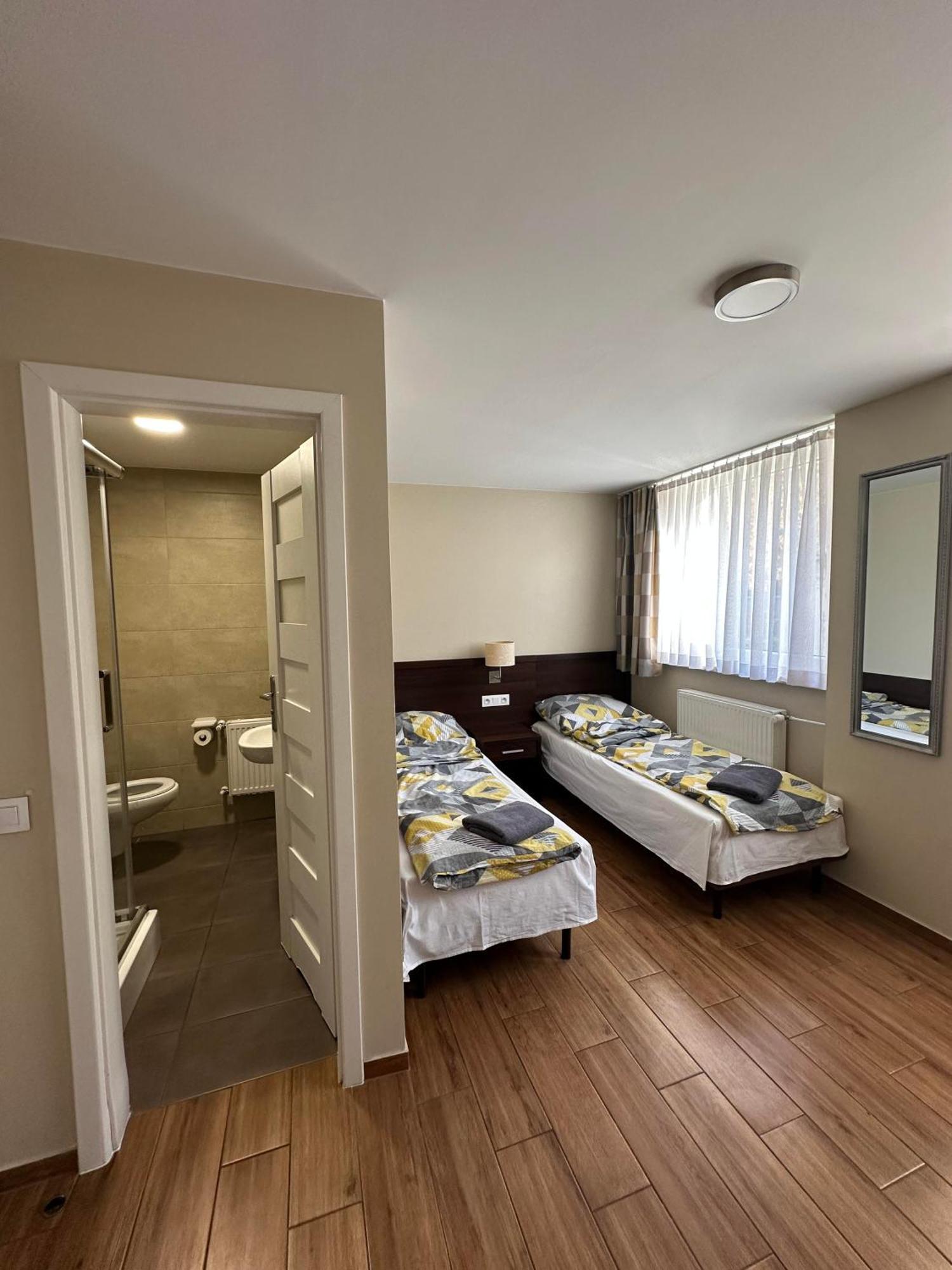 Polonia Hotel *